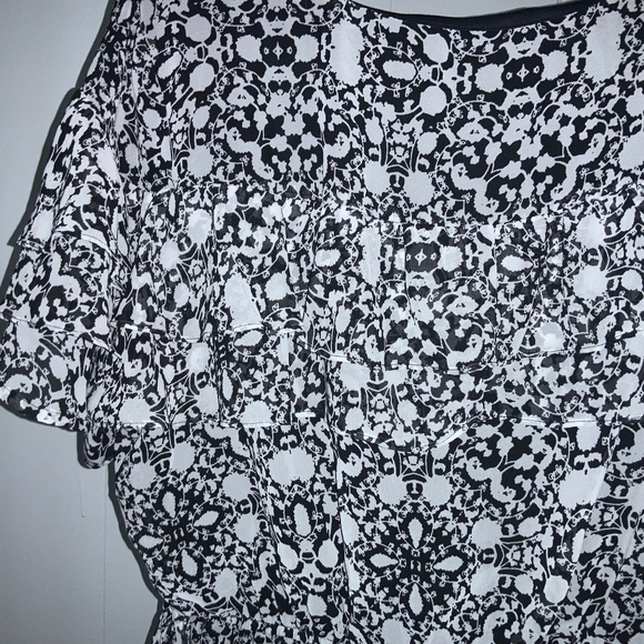 Lane Bryant White Black Tiered Ruffle Sleeve Peplum Blouse Sz 16 v neck lined - Picture 6 of 8